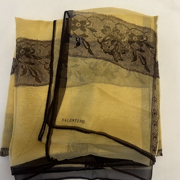 VALENTINO 100%SETA/SILK SCARF Made In Italy 🧣 - Picture 11 of 11